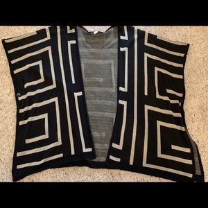 Abstract Print Sweater Poncho